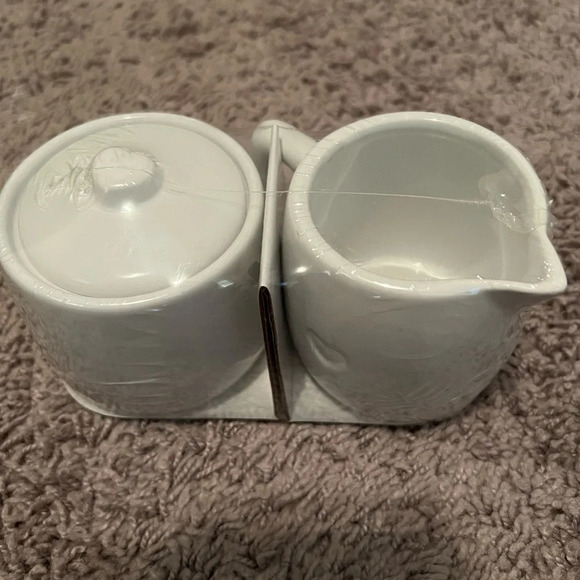 NWT Ceramic Cream and Sugar Set - Picture 2 of 5